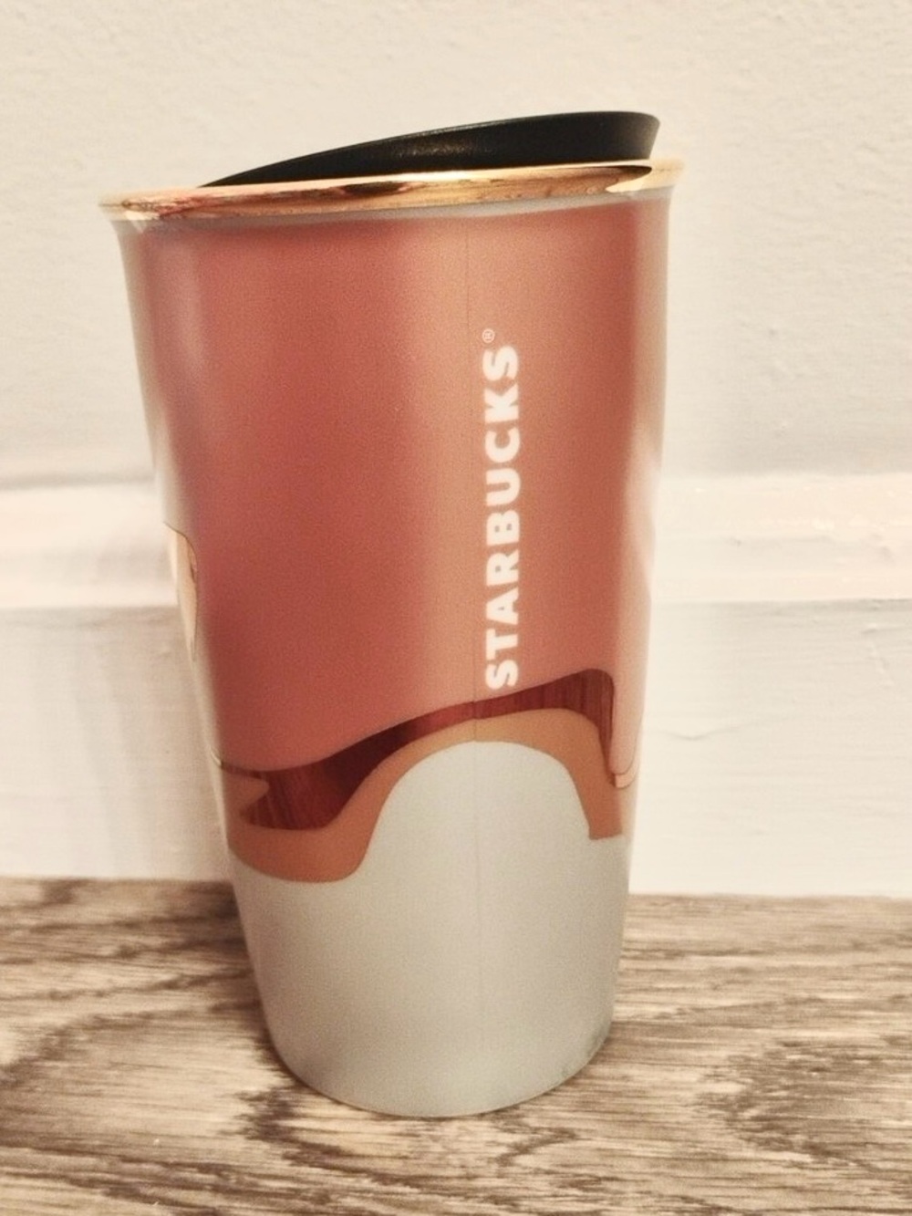 Starbucks White and metallic Rose Gold Ceramic Travel Mug with lid 2018 holiday